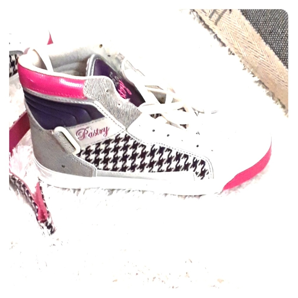 Pastry sneakers